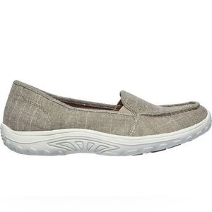 Women’s NWT Skechers Relaxed Fit Reggae Fest Manzanita Slip On